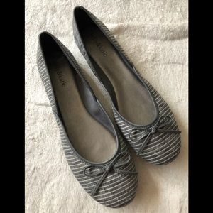 Kelly & Katie grey flats